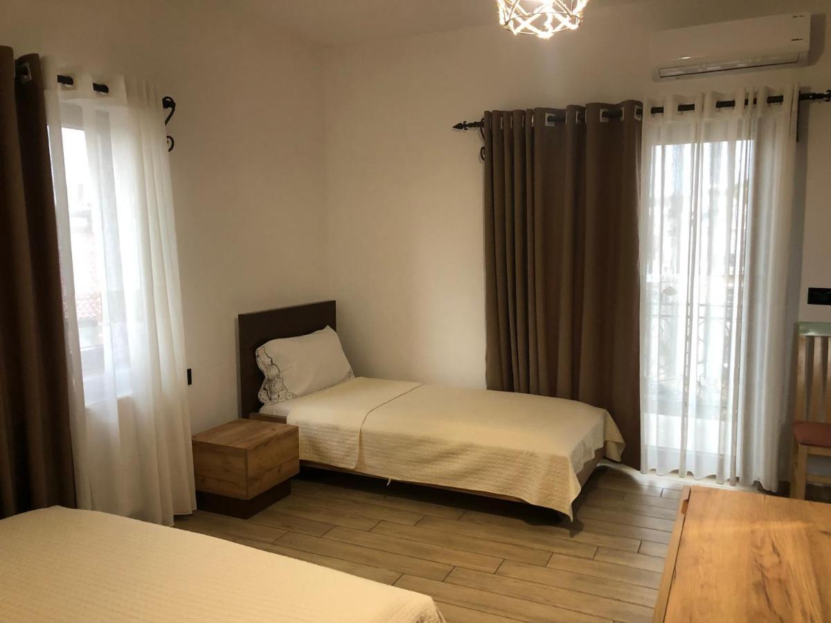 Vila Ilo Tushemisht Buitenkant foto